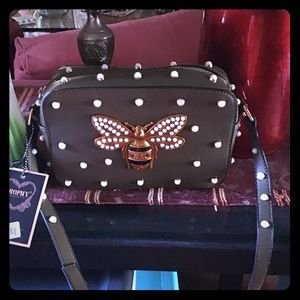 Pearl & Rhinestone Embellished Bee 🐝 🐝Crossbody